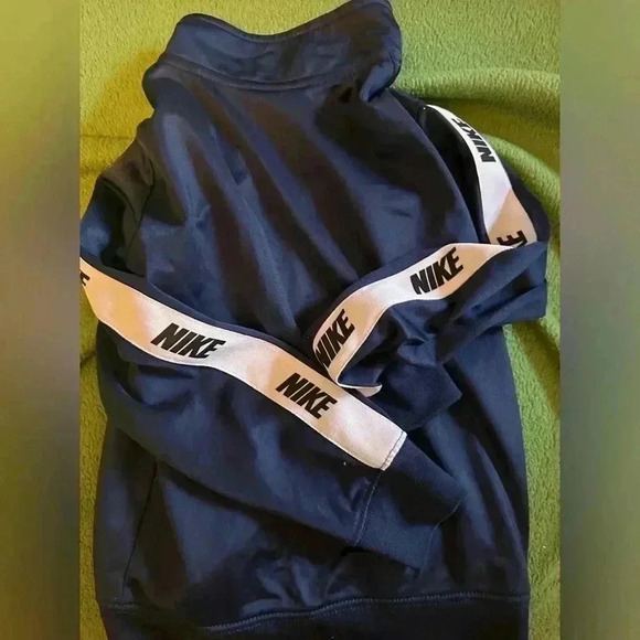 Nike Jacket size 4/5 - Picture 2 of 4